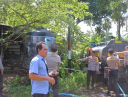 Polres Lombok Utara Salurkan Air Bersih di Tengah Kemarau Panjang