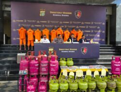 Digerebek Polisi! 8 Pengoplos Gas Elpiji Subsidi di Jakarta Diciduk