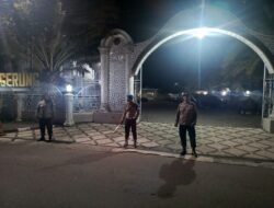 Polsek Gerung Perketat Pengamanan Sholat Tarawih di Masjid Baital Atiq