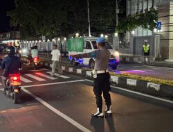 Polsek Kediri Kawal Tarawih Perdana, Pastikan Ibadah Lancar!