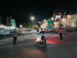 Polsek Lembar Jaga Keamanan Tarawih, Jemaah Tenang Beribadah