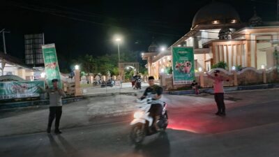Polsek Lembar Jaga Keamanan Tarawih, Jemaah Tenang Beribadah