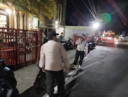 Polsek Batulayar Kawal Tarawih, Jemaah Ibadah dengan Nyaman