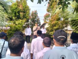 Kapolsek Khayangan Pimpin Apel Koorwil di Kantor Desa Sesait