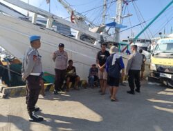 Polsek Kawasan Pelabuhan Laut Bima Gelar Jumat Curhat Bersama Buruh dan Penumpang