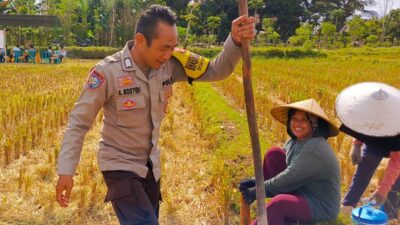 Kunjungan Bhabinkamtibmas Kuripan Utara, Ajak Petani Dukung Ketahanan Pangan Nasional