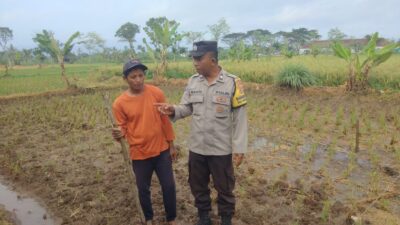 Bhabinkamtibmas Desa Montong Are Dorong Ketahanan Pangan Lokal