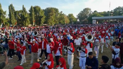 Semarak HUT RI ke-80, 1.500 Peserta Tebar Merah Putih