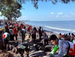 Gotong Royong Lintas Generasi Warnai Pembersihan Pantai Loang Baloq