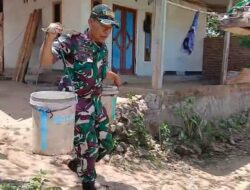 TNI Bersama Warga Ringankan Beban Kebutuhan Air Bersih