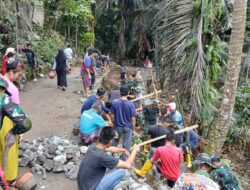 Sinergi TNI dan Sekdes Giri Madia Sukseskan TMMD Ke-126