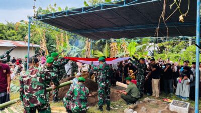 TNI, Polri, dan Warga Bersatu Hormati Kepergian Pelda Irfan