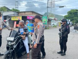 Edukasi Keselamatan , Sat Lantas Polres Lombok utara di Simpang 4 Pemenang.