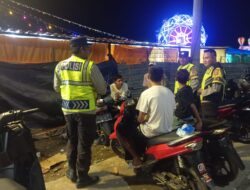 Patroli Dialogis Polsek Taliwang Jaga Kamtibmas di Kelurahan Menala